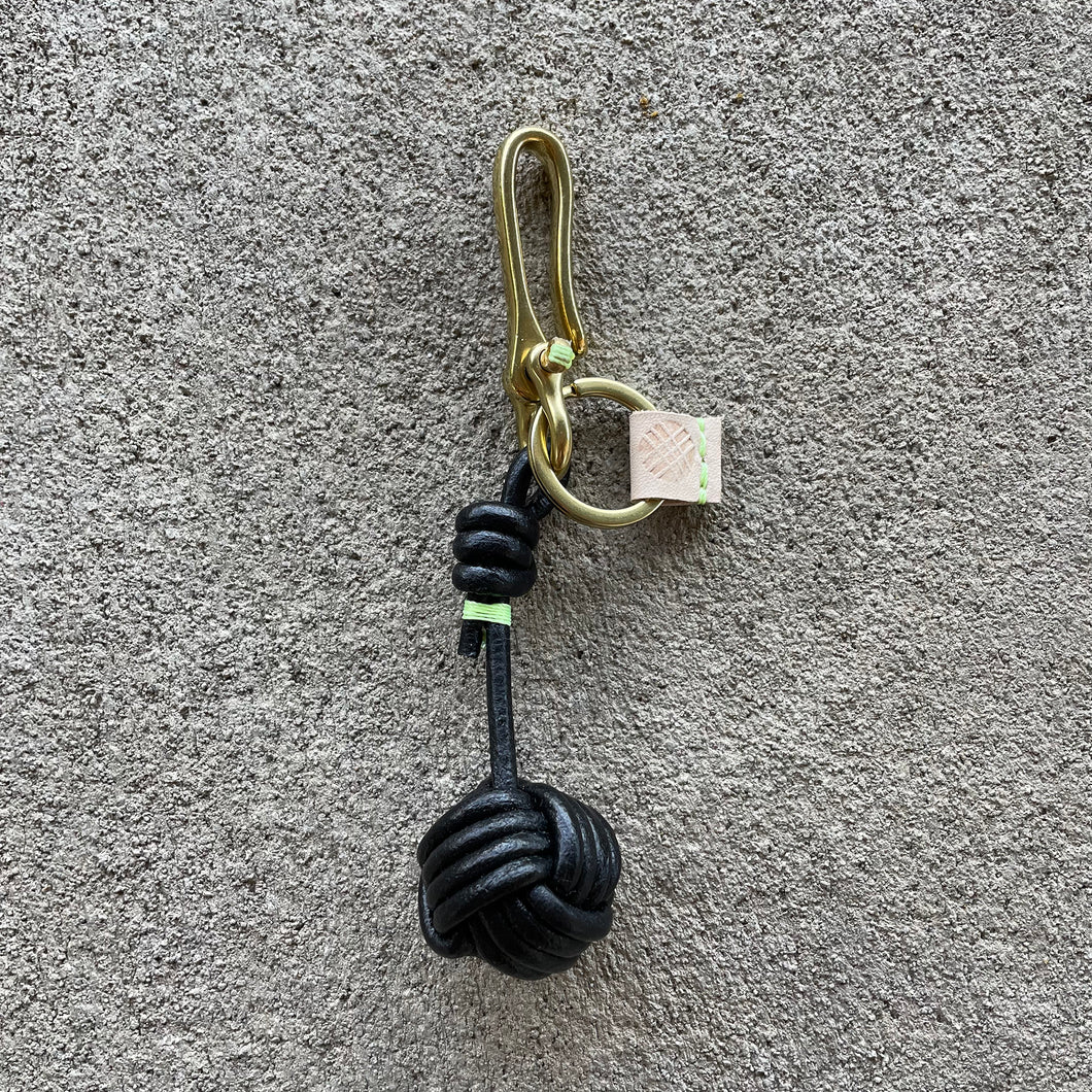 k(not) keyhook in brass(black or veg tan)